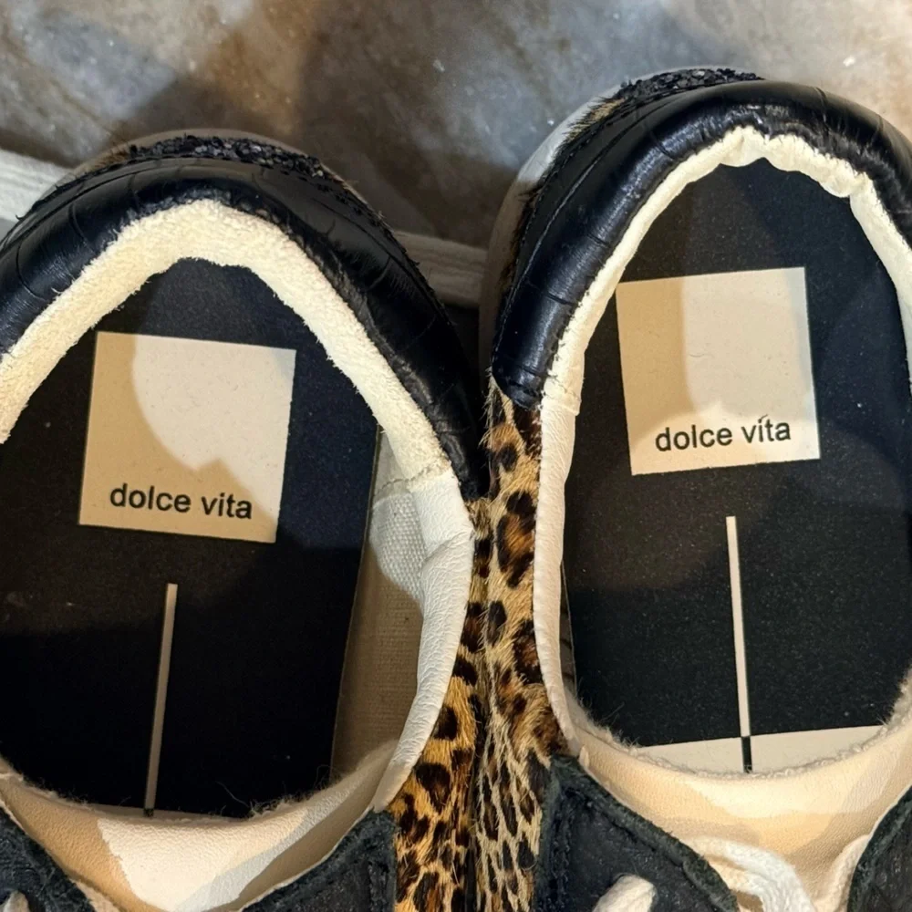 Women’s DOLCE VITA Nino leopard calf hair sneakers- Size 8